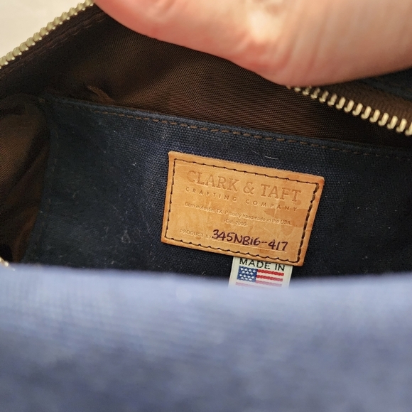 CLARK & TAFT toiletries bag travel bag in Navy monogrammed - Picture 4 of 11